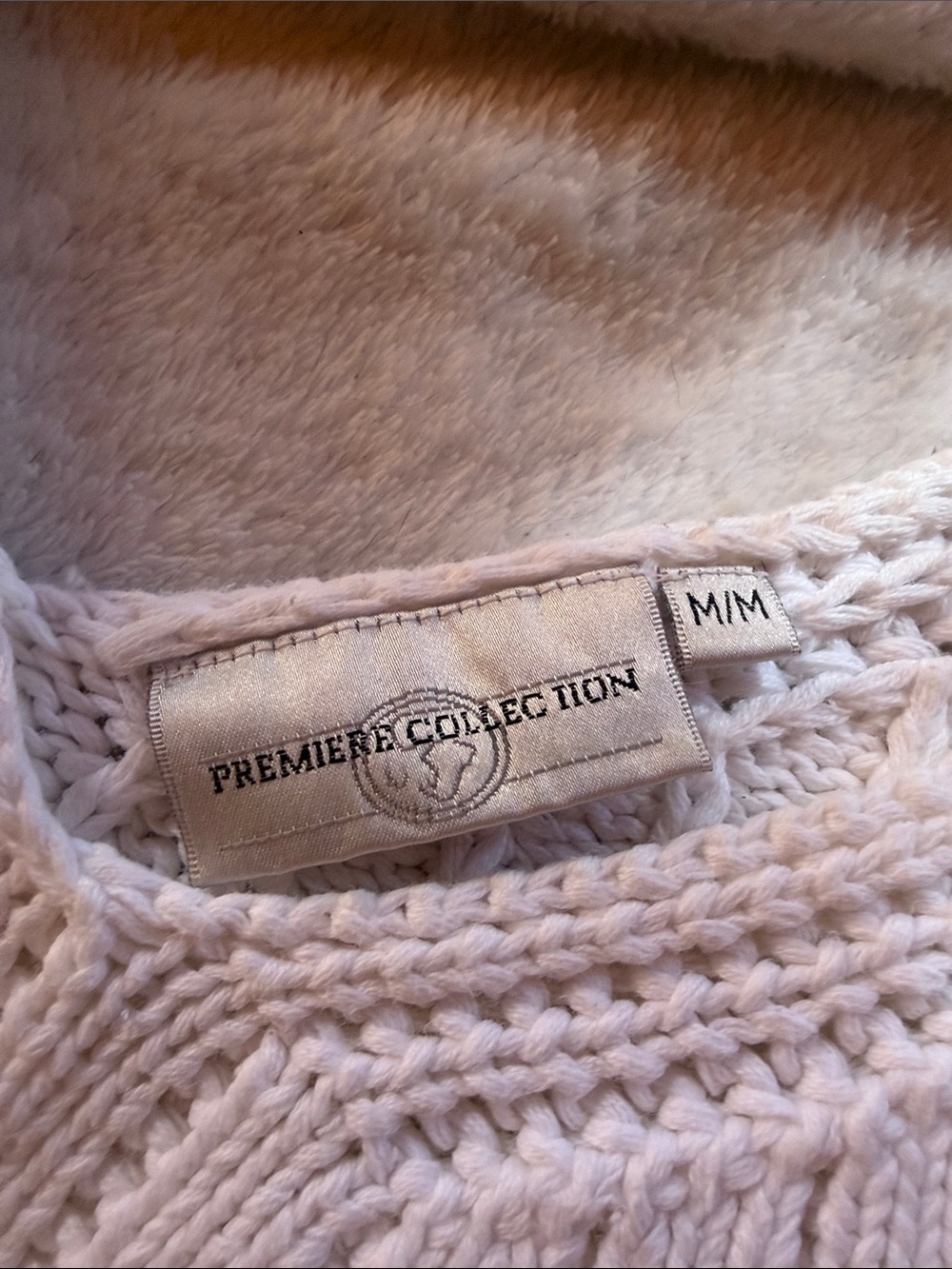 Women's Ribbed V-Neck Knit Tank Sweater in white - Picture 2 of 3